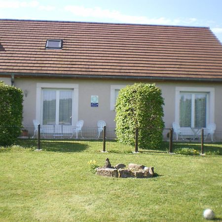 La Cle Des Champs Bed and Breakfast Largillay Εξωτερικό φωτογραφία