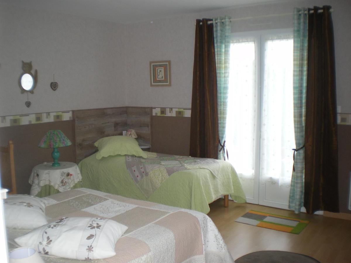 La Cle Des Champs Bed and Breakfast Largillay Εξωτερικό φωτογραφία