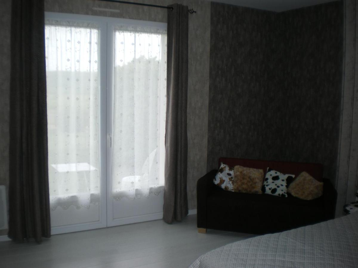 La Cle Des Champs Bed and Breakfast Largillay Εξωτερικό φωτογραφία