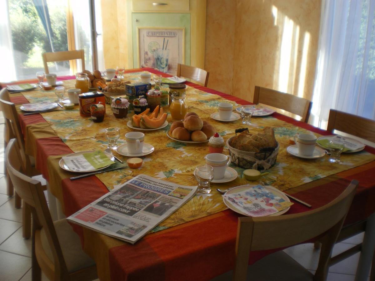 La Cle Des Champs Bed and Breakfast Largillay Εξωτερικό φωτογραφία