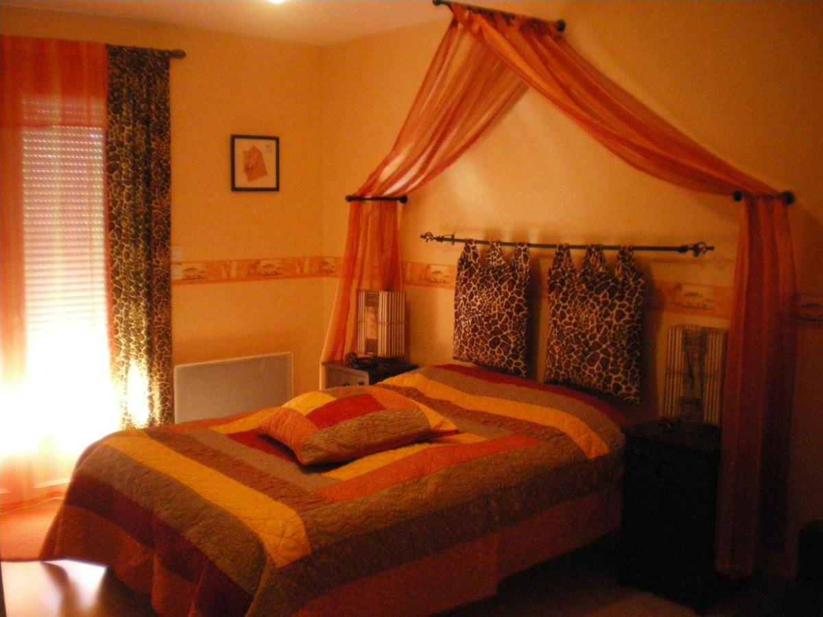 La Cle Des Champs Bed and Breakfast Largillay Εξωτερικό φωτογραφία